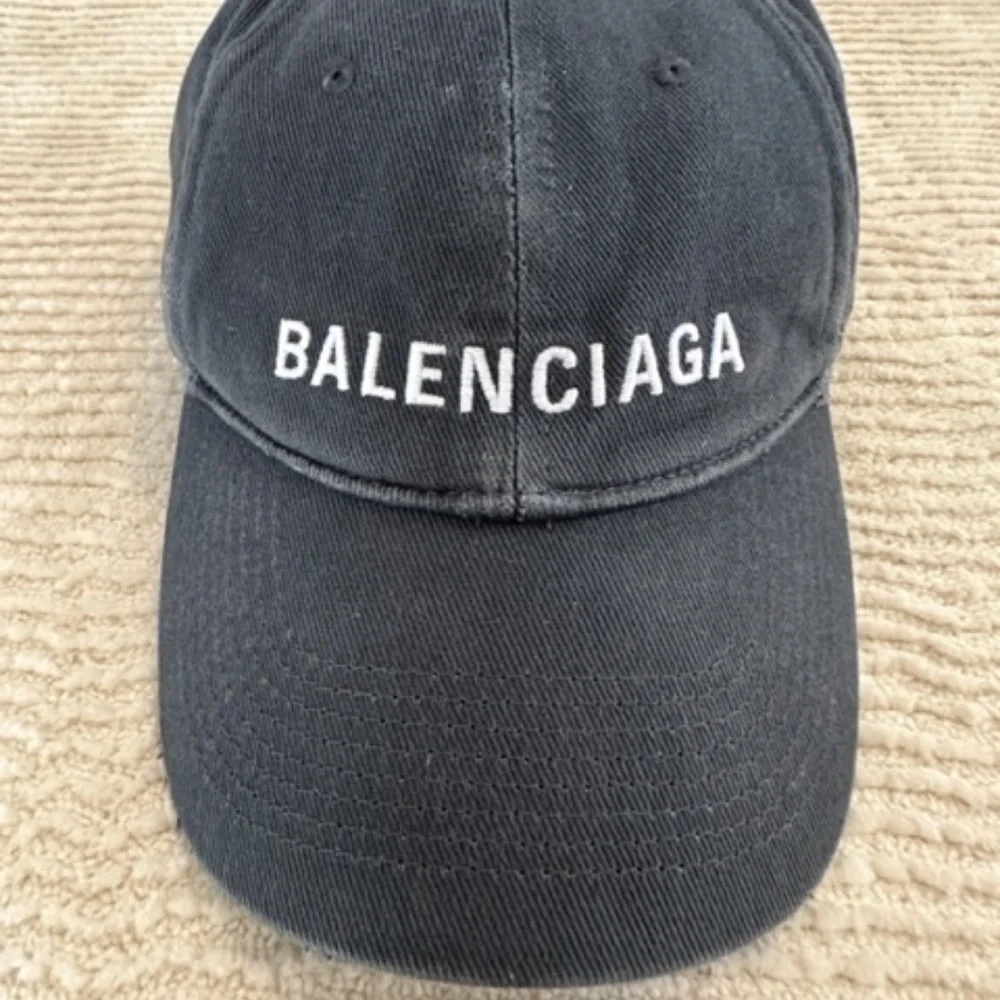 Balenciaga Black Logo Baseball Cap - Picture 2 of 6